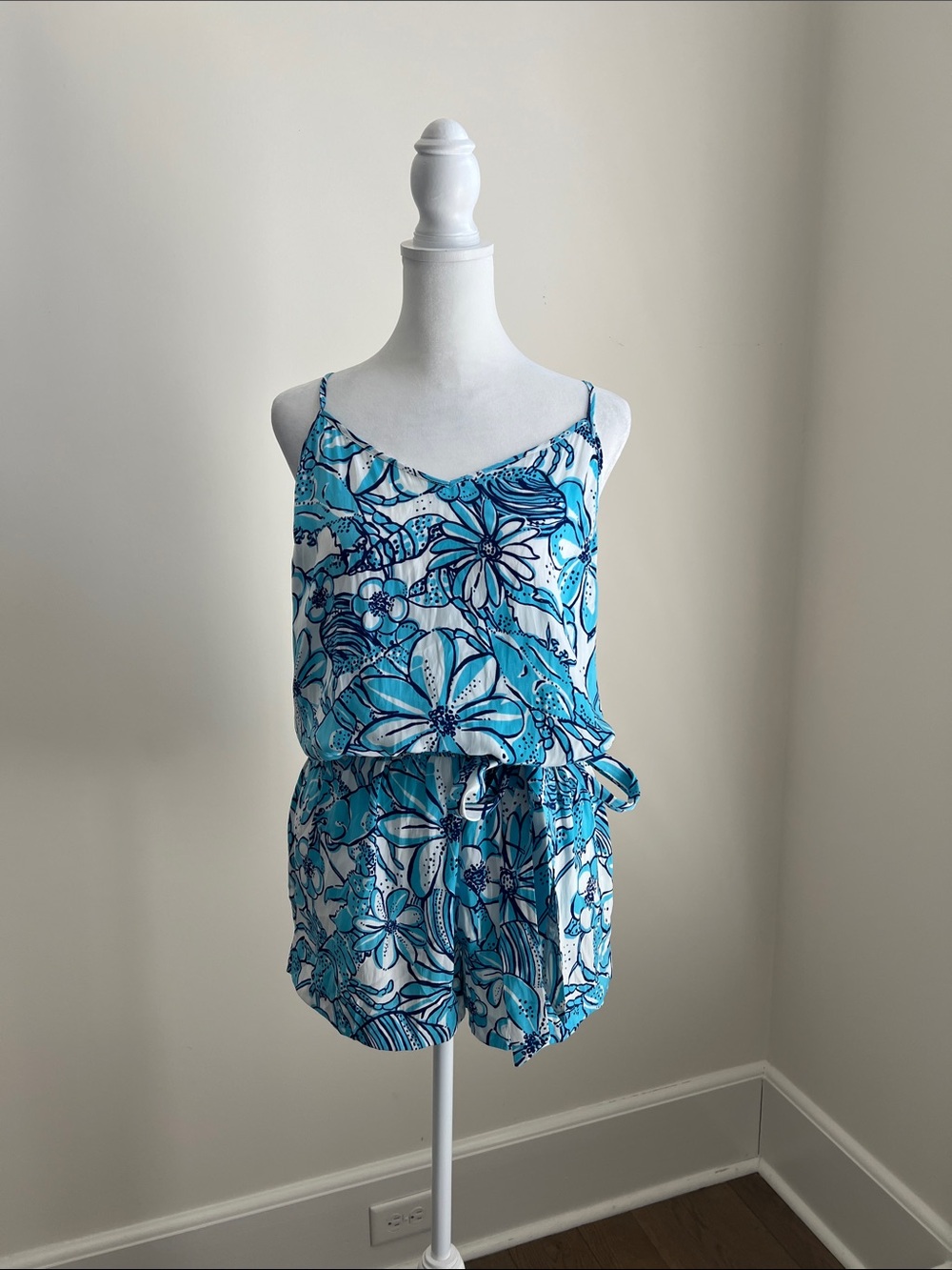 Women’s Lilly Pulitzer Cami tank top romper with belt size small